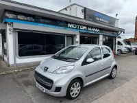 Używany Peugeot 107 68 KM (50 kW) 2009 Srebrny Hatchback