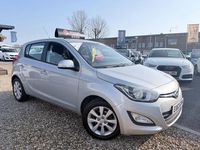Used Hyundai i20 Active 85 HP (62 kW) 2013 Silver Hatchback
