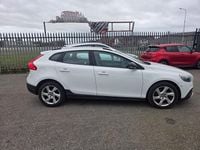 Used Volvo V40 2013 White Hatchback