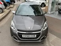 Used Peugeot 208 Allure Premium 82 HP (60 kW) 2018 Platinum grey metallic Hatchback