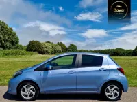 Used Toyota Yaris 101 HP (74 kW) 2016 Blue Hatchback