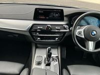 Usado BMW 520 M Sport 190 CV (139 kW) 2020 Azul Familiar