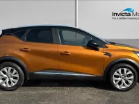 Used Renault Captur Iconic 100 HP (73 kW) 2020 Desert orange/diamond black roof SUV