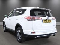 Used Toyota RAV4 197 HP (144 kW) 2018 White SUV