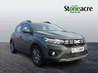 Usado Dacia Sandero Expression 100 HP (73 kW) 2023 Verde Citadino