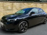 Usado Vauxhall Corsa-e Ultimate 100 kW (136 HP) 2025 Citadino