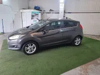 Begagnad Ford Fiesta Zetec 100 HK (73 kW) 2017 Grå Halvkombi