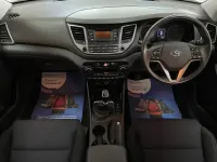 Usado Hyundai Tucson SE 116 HP (85 kW) 2017 Cinzento SUV