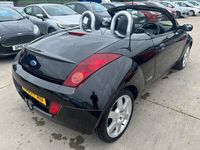 Usado Ford StreetKa 94 HP (69 kW) 2005 Preto Cabrios