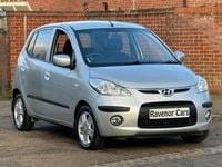Used Hyundai i10 Comfort 83 HP (61 kW) 2015 Silver Hatchback