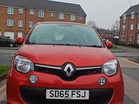 Used Renault Twingo Play 70 HP (51 kW) 2015 Red Hatchback