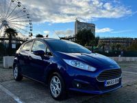 Usado Ford Fiesta Titanium 75 CV (55 kW) 2015 Azul Utilitario
