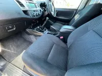 Usado Toyota HiLux 144 CV (105 kW) 2014 Gris Pickup/Camioneta
