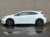 Used Vauxhall Astra GTC 2013 White Hatchback