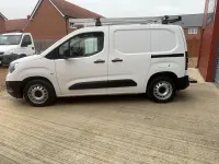 Used Vauxhall Combo Edition 100 HP (73 kW) 2019 White Van