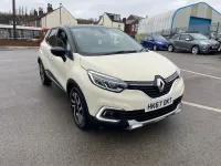 Used Renault Captur Dynamique 90 HP (66 kW) 2017 Cream/black SUV