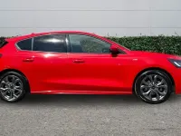 Used Ford Focus ST-Line 125 HP (91 kW) 2023 Red Hatchback