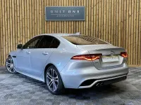 Usado Jaguar XE R-Dynamic 180 HP (132 kW) 2019 Prateado Sedan