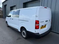 Used Vauxhall Vivaro 150 HP (110 kW) 2024 White MPV