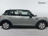 Usado Mini Cooper Classic 134 HP (98 kW) 2022 Cinzento Citadino