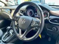 Used Vauxhall Astra Elite 150 HP (110 kW) 2019 White Estate