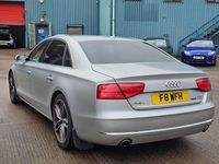 Usado Audi A8 Advanced 350 HP (257 kW) 2011 Prateado Sedan