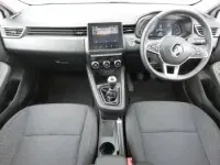 Used Renault Clio Evolution 90 HP (66 kW) 2023 White Hatchback