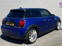 Usado Mini Cooper 136 HP (100 kW) 2018 Azul Citadino