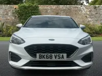 Used Ford Focus ST-Line X 125 HP (91 kW) 2018 White Hatchback