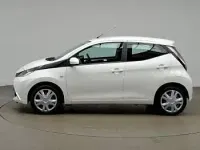 Usado Toyota Aygo X-play 68 CV (50 kW) 2017 Blanco Utilitario