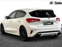 Używany Ford Focus ST 280 KM (205 kW) 2019 Biały Hatchback