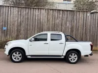 Used Isuzu D-Max 160 HP (117 kW) 2017 White Pickup