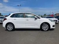 Used Citroën C4 Feel 100 HP (73 kW) 2017 White Hatchback
