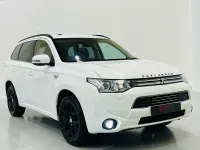 Used Mitsubishi Outlander P-HEV 200 HP (147 kW) 2014 White SUV
