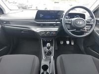 Used Hyundai Bayon Advanced 100 HP (73 kW) 2024 White SUV