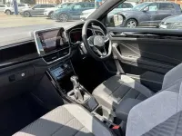 Novo VW T-Roc 150 HP (110 kW) 2025 SUV