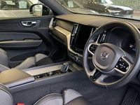 Used Volvo XC60 R-Design 247 HP (181 kW) 2022 SUV