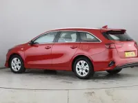 Usado Kia Ceed 138 HP (101 kW) 2025 Vermelho Citadino