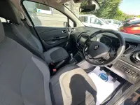Used Renault Captur Dynamique 90 HP (66 kW) 2016 Blue/cream SUV
