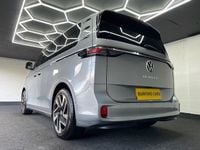 Usado VW ID. Buzz Pro 150 kW (204 CV) 2024 Plateado Monovolumen