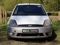 Używany Ford Fiesta 67 KM (49 kW) 2008 Biały Hatchback