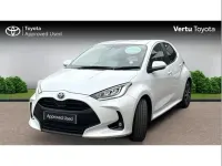 Used Toyota Yaris Design 116 HP (85 kW) 2023 White Hatchback