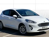 Usado Ford Fiesta Zetec 86 HP (63 kW) 2019 Branco Citadino