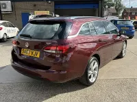 Used Vauxhall Astra SRi 150 HP (110 kW) 2018 Red Estate