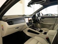 Used Porsche Macan 261 HP (191 kW) 2025 Other SUV