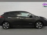 Begagnad Nissan Leaf Tekna 160 kW (218 HK) 2020 Svart Halvkombi
