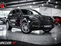 Used Porsche Cayenne 440 HP (323 kW) 2018 Black SUV