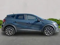 Begagnad Renault Captur Evolution 145 HK (106 kW) 2023 Blå SUV