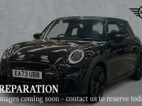 Usado Mini Cooper Hatch 134 CV (98 kW) 2024 Negro Utilitario