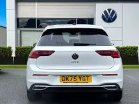Begagnad VW Golf VIII GTE 245 HK (180 kW) 2025 Vit Halvkombi
